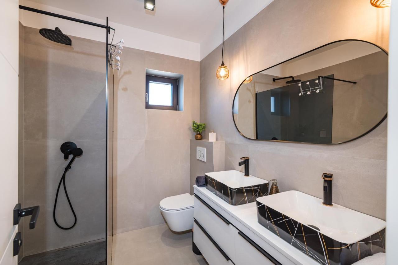 Holiday House Vito Zadar Bagian luar foto