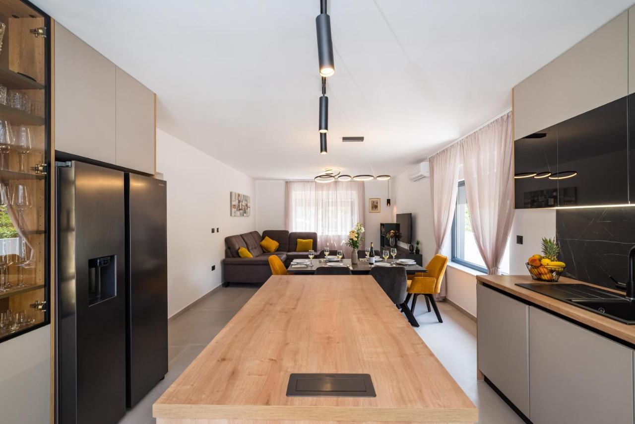 Holiday House Vito Zadar Bagian luar foto